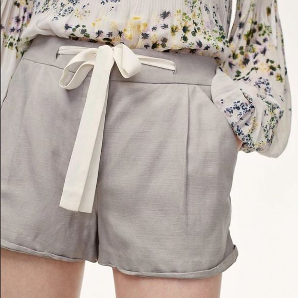 Aritzia Wilfred Allegra Shorts Light Grey Linen  Shorts - Picture 2 of 14